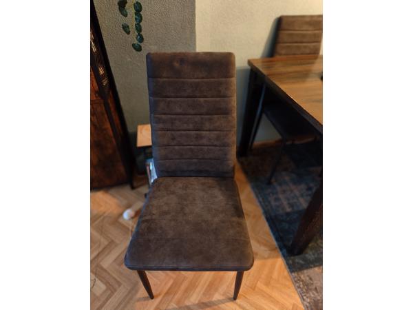 Eethoek tafel+6 gratis stoelen