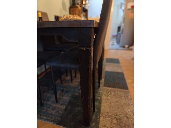 Eethoek tafel+6 gratis stoelen