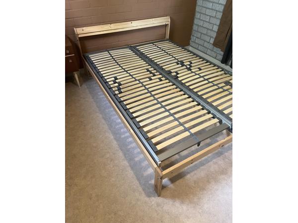 Ikea NEIDEN bedframe + lattenbodem 140x200