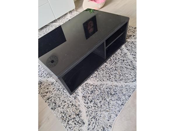 Salon tafel zwart met glazen plaat