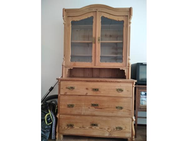 Mooie tweedelige servieskast