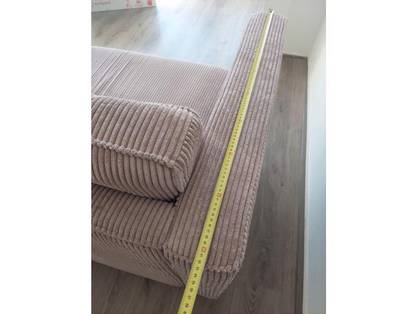 Gratis oud roze rib bank - zsm op te halen op 2e etage