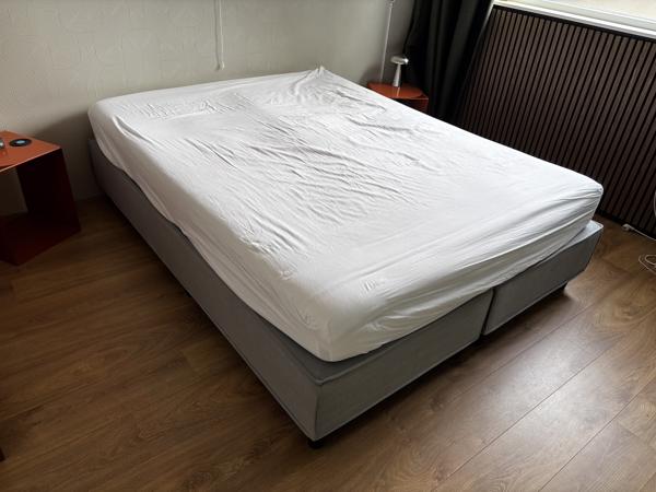 Gratis boxspring 160x200