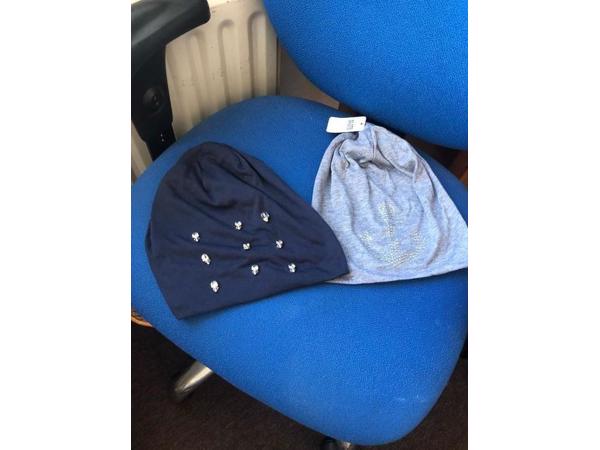 2 stuks nieuwe leuke warme mutsen