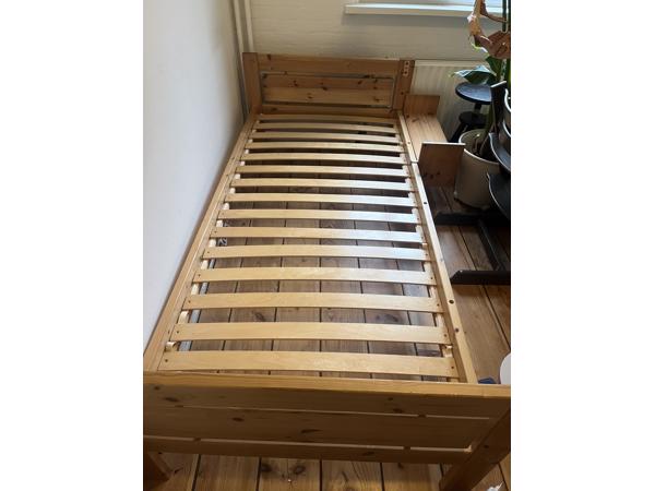 Eenpersoons bedframe