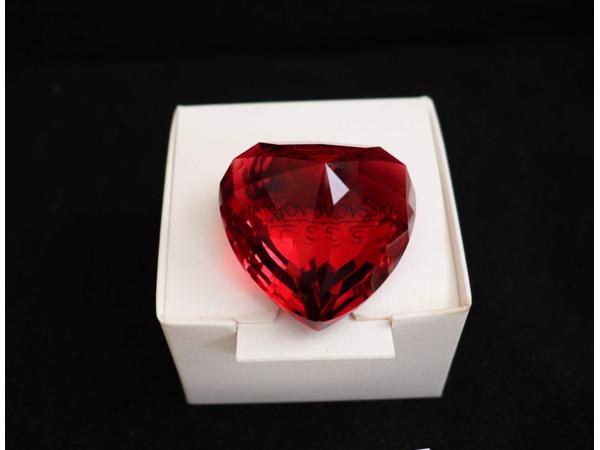 Swarovski Hart Rood met doos  Jaar van uitgave: 1998