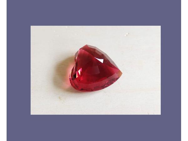 Swarovski Hart Rood met doos  echtheids-logo op het hart