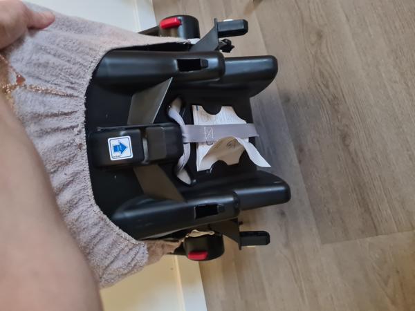 Autostoeltje met voetenzak en speeltjes