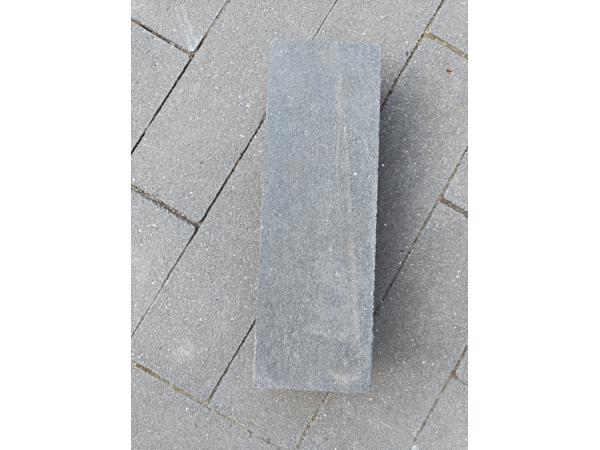 Sier antraciet grijs Beton klinker 10 cm x 30 cm x 6 cm hoog.