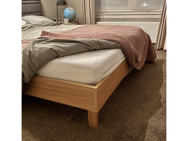 IKEA BED 180X200 CM - SERIE OPPLAND