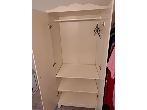 Witte kinder kledingkast