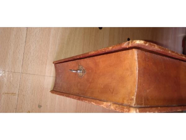 Boek opbergdoos bewerkt met leder