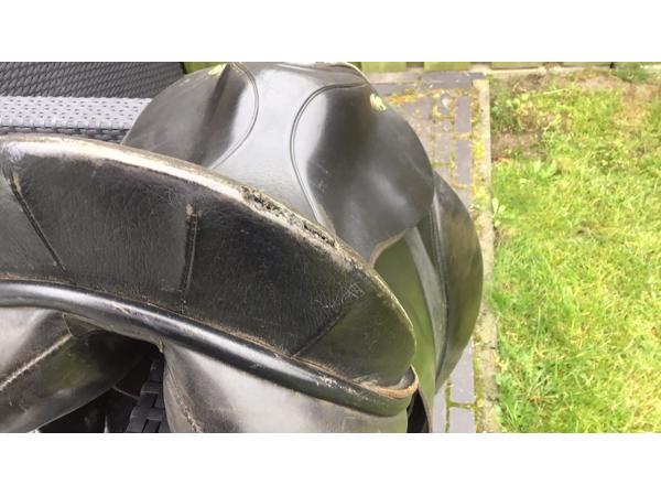 Ainsley dressuurzadel 17,5 inch