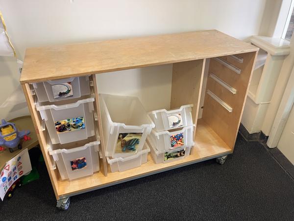 Kast op wieltjes gratis af te halen