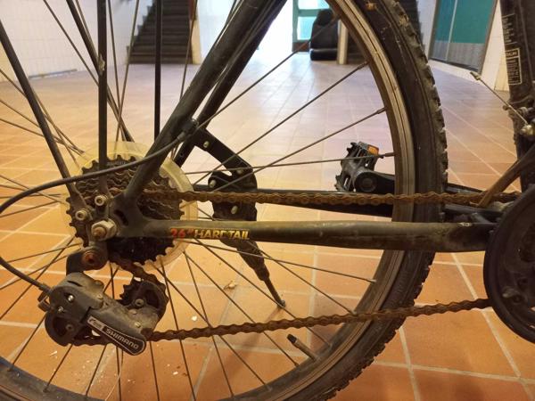 te repareren / op te knappen MOUNTAINBIKE