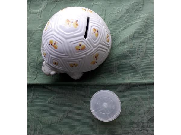 Spaarpot schildpad  ontzettend leuk gedecoreerd van keramiek