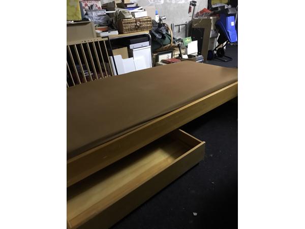 1-persoons bed, grenen