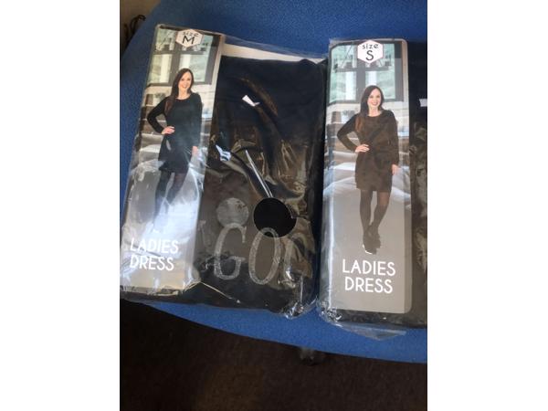 twee nieuw tricot verpakt jurkjes merk lady dress