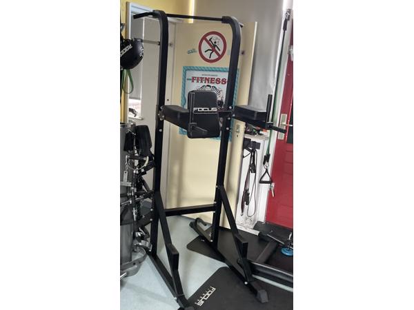 Power Tower van Focus Fitness