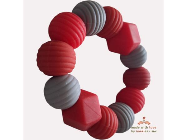 Noekies Handgemaakte Bijtring rood grijs - Nieuw!