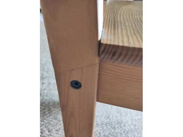 Zes Nordik eetkamerstoelen van massief grenen hout