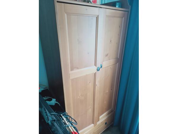 IKEA kinderkleding kast, gebruikt, maar goed