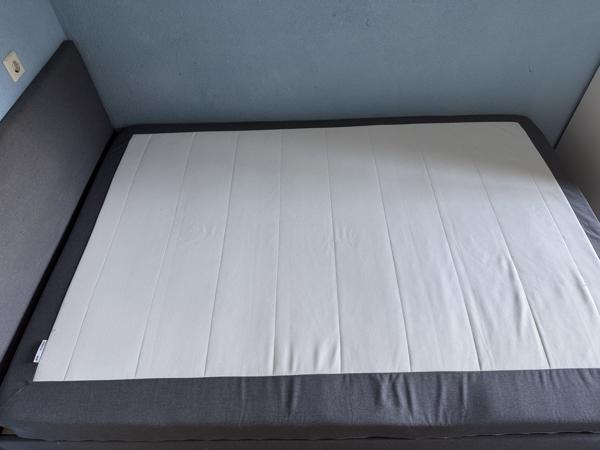 Matras en topper 140x200 (IKEA)