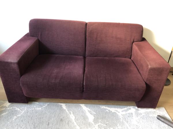 2 Aubergine kleurige banken 2,5 zits