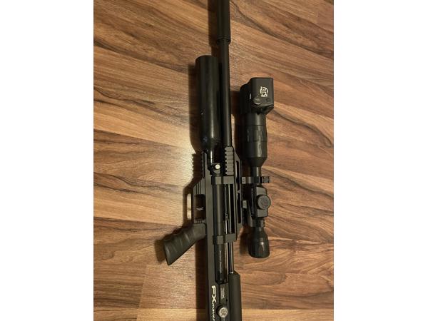 Fx Maverick met ATN X-Sight en ATN supernova