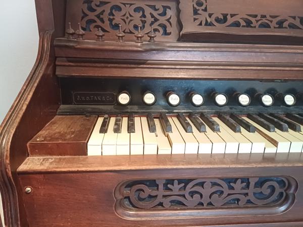 Harmonium, trapharmonium