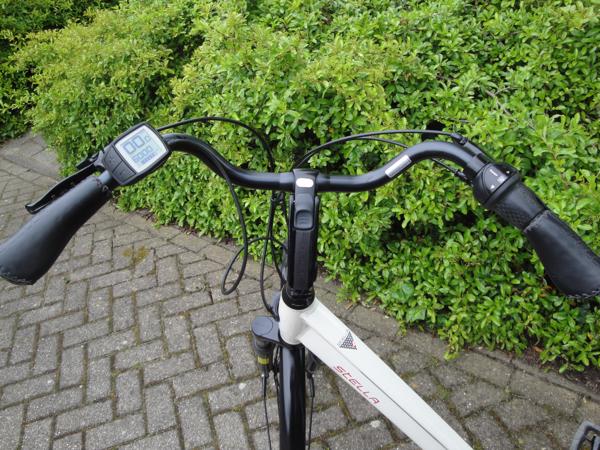 STELLA COSMO met midden motor