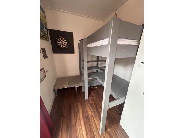 hoogslaper met bureau en extra bed