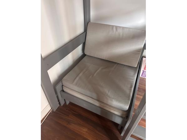 hoogslaper met bureau en extra bed