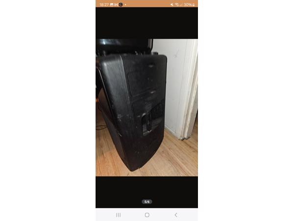 Divine subwoofer en actieve luidspreker
