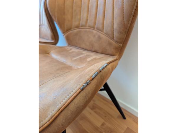 2 Cognac kleur eettafel stoelen