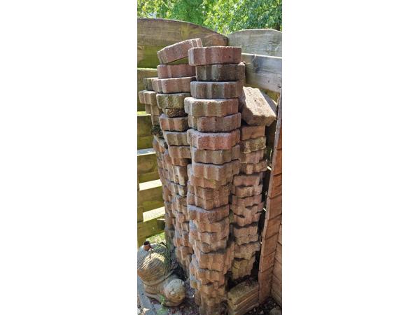 6 hoekige tuintegeltjes