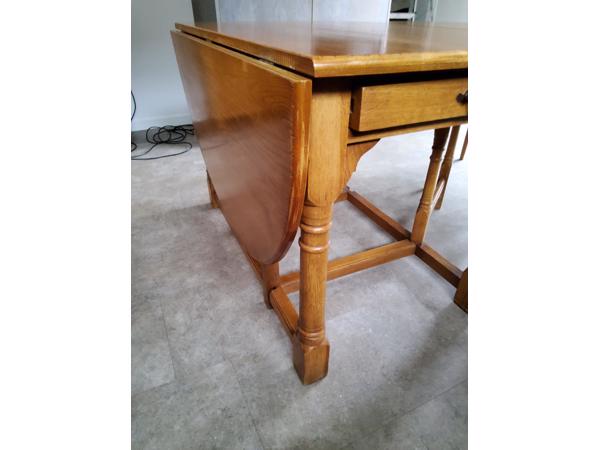 Oud Eiken hangoor eettafel