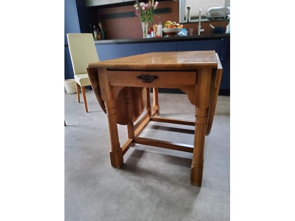 Oud Eiken hangoor eettafel
