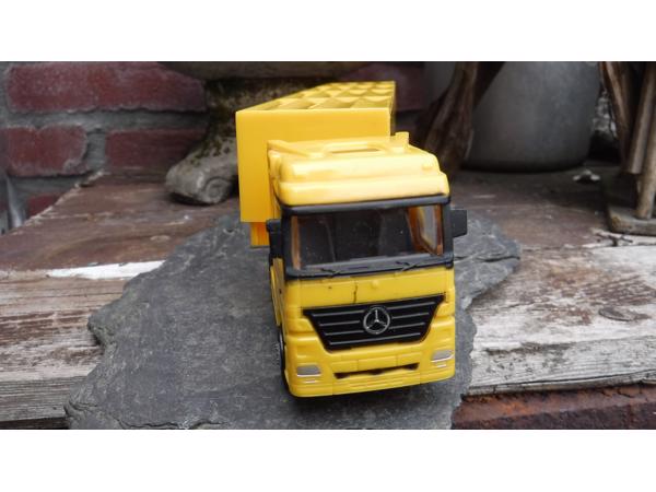 Schaalmodel mercedes actros