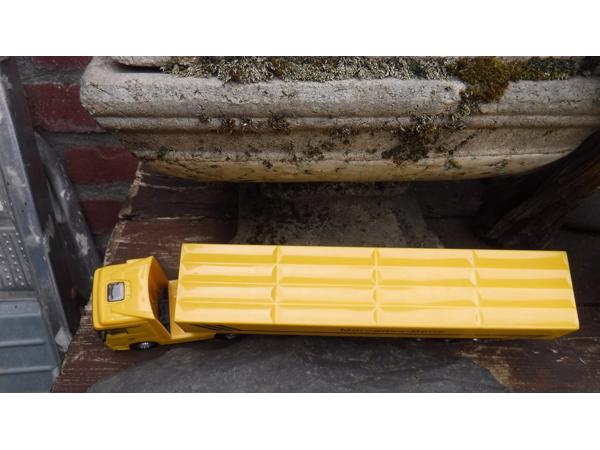 Schaalmodel mercedes actros