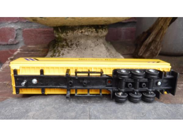 Schaalmodel mercedes actros