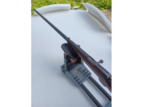 Te koop 9mm grendelgeweer