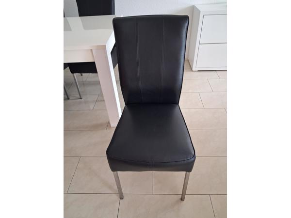 Eettafel met 6 stoelen en salontafel