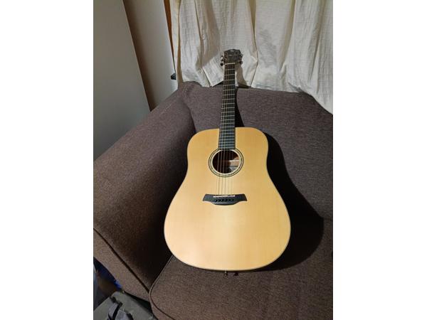 Acoustic guitar Baton Rouge