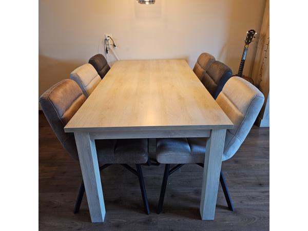 Eettafel licht grenen als nieuw