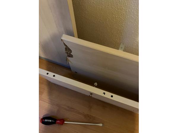 Stapelbed met opbergruimte (LET OP - een aantal planken zijn beschadigd, twee zijn kapot)