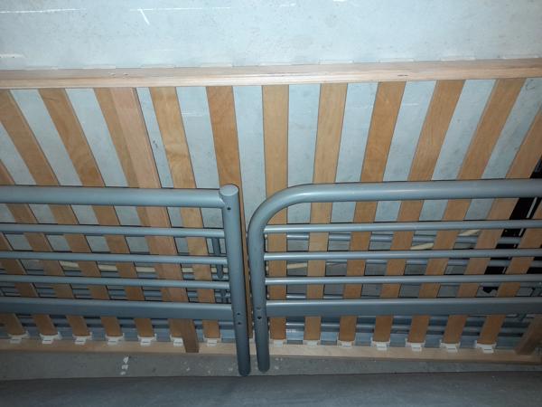 IKEA bedbank eenpersoons (frame, lattenbodem, matras)