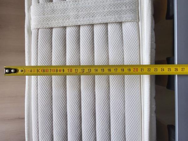 (BIJNA) GRATIS bed + goed matras +wieltjes, poten inklapbaar
