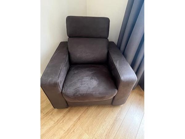 Grote fauteuill van bruin skai leer in zeer goede staat