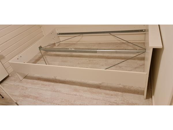 Ikea bed frame (twijfelaar 200x140) + hoofdplank 10 cm breed
